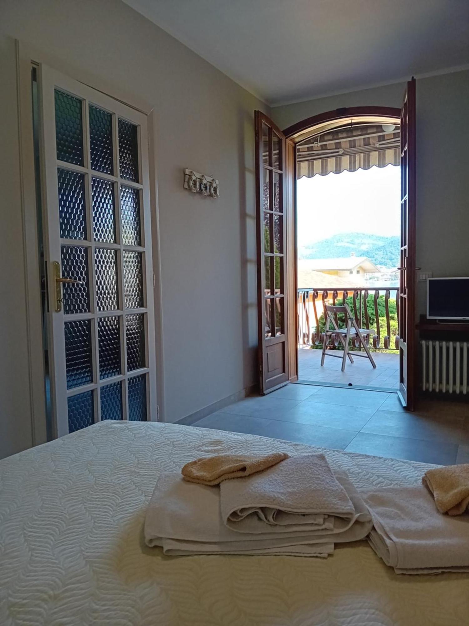 B&B Aria Di Lago ปาราติโค ภายนอก รูปภาพ